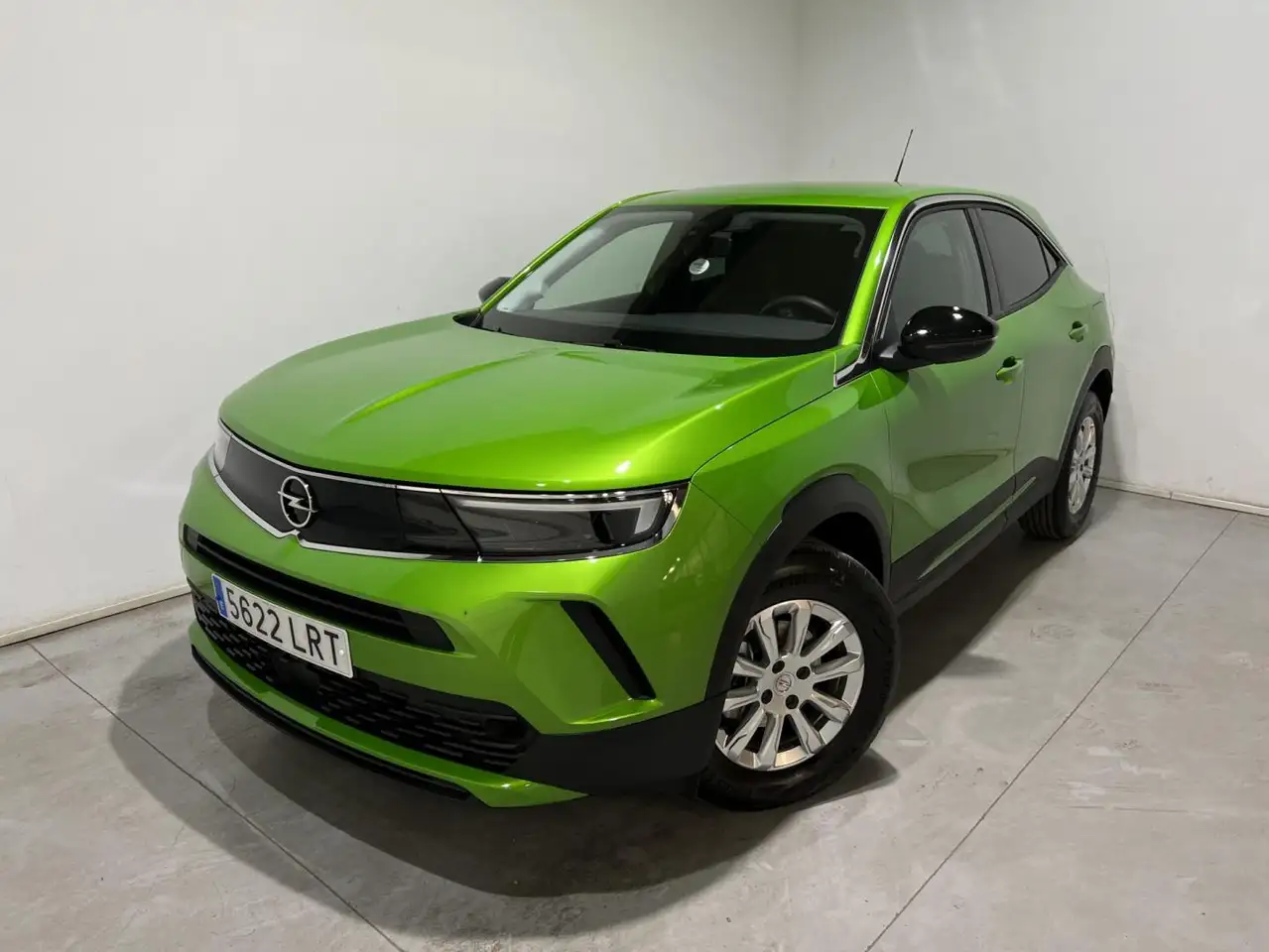 Renting Opel Mokka 1.2T S&S Edition Verde