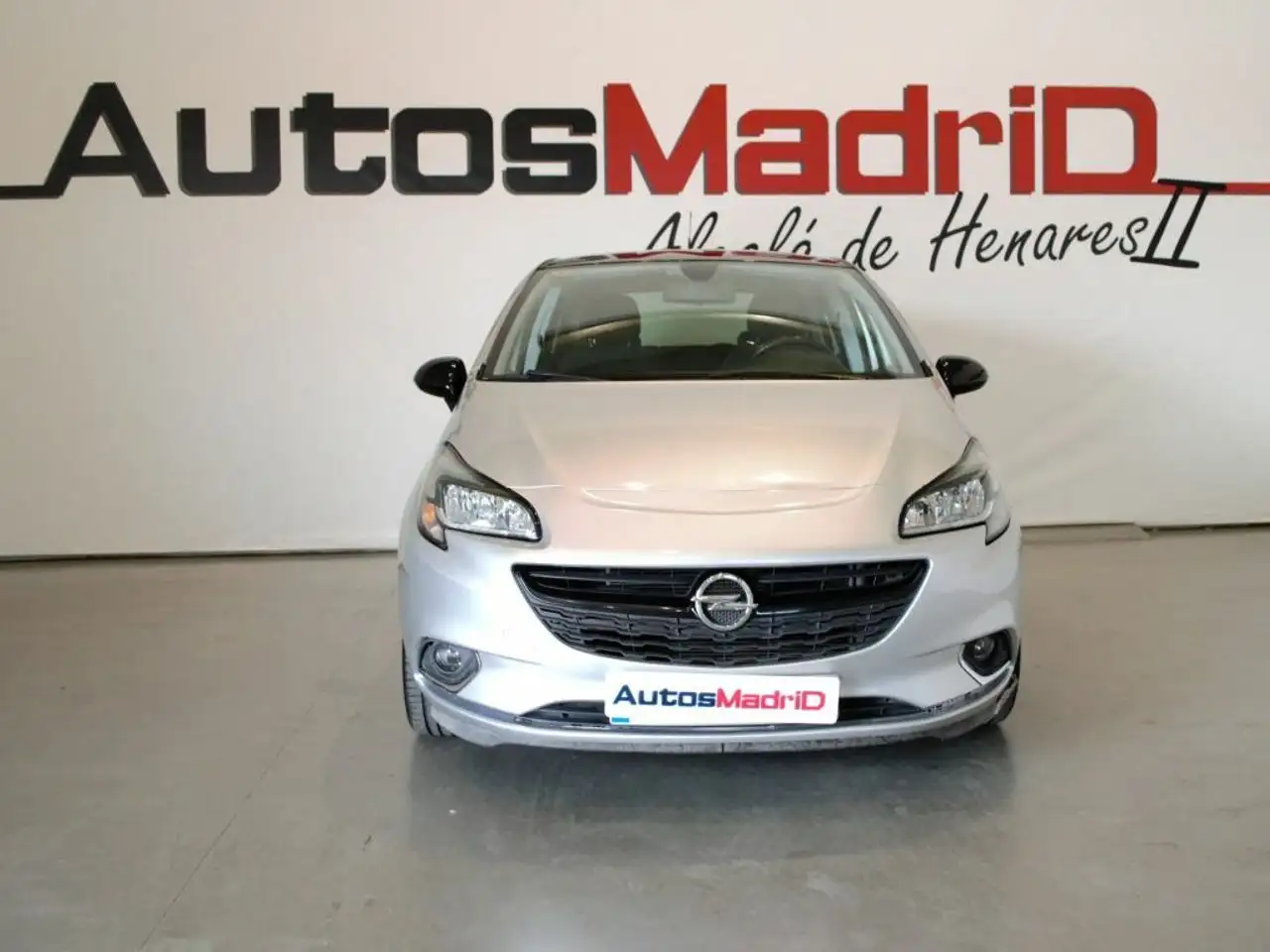 Renting Opel Corsa 1.4 66kW (90CV) Design Line Gris