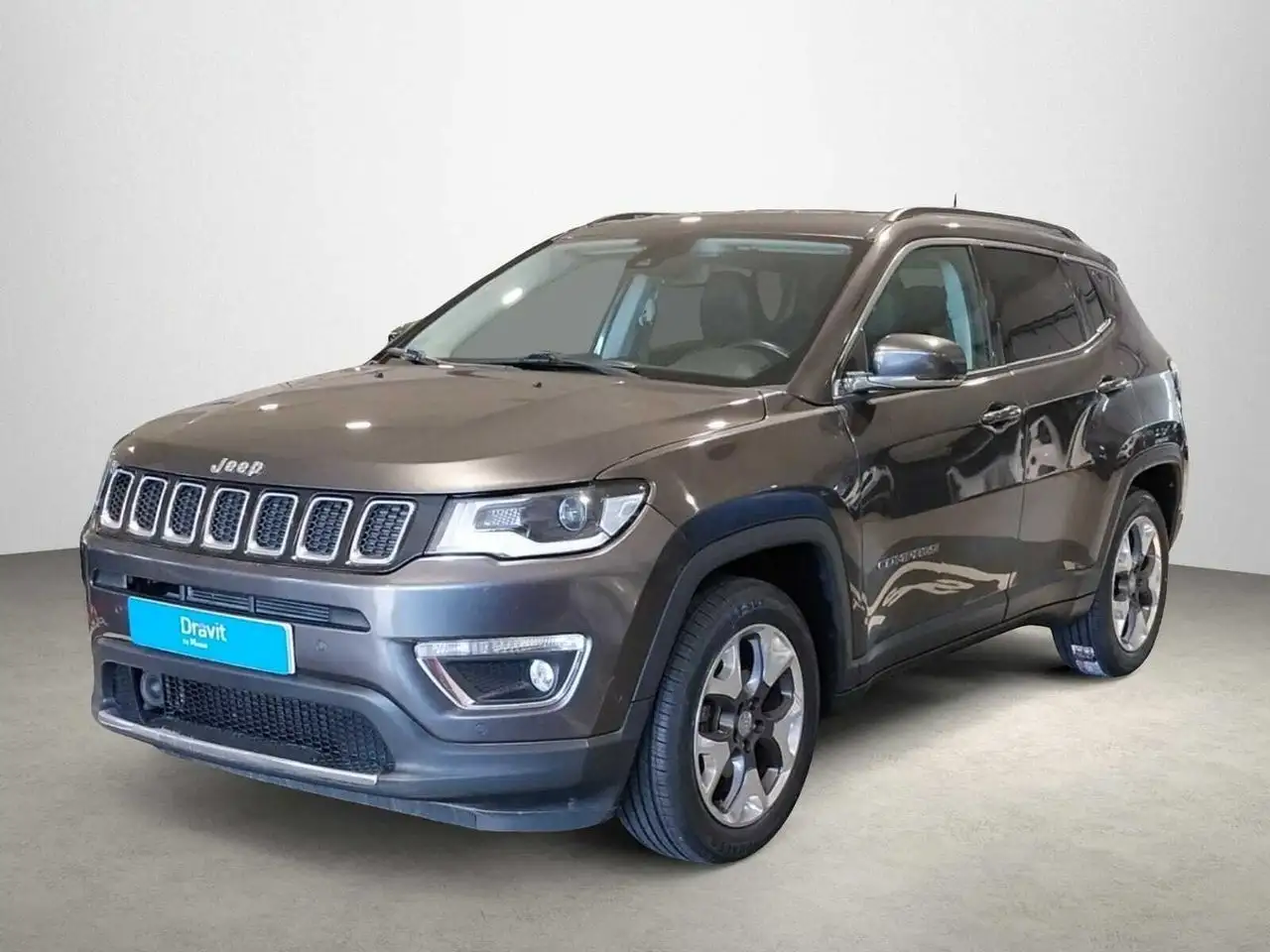 Renting Jeep Compass 1.4 Multiair Limited 4×2 103kW Blanco