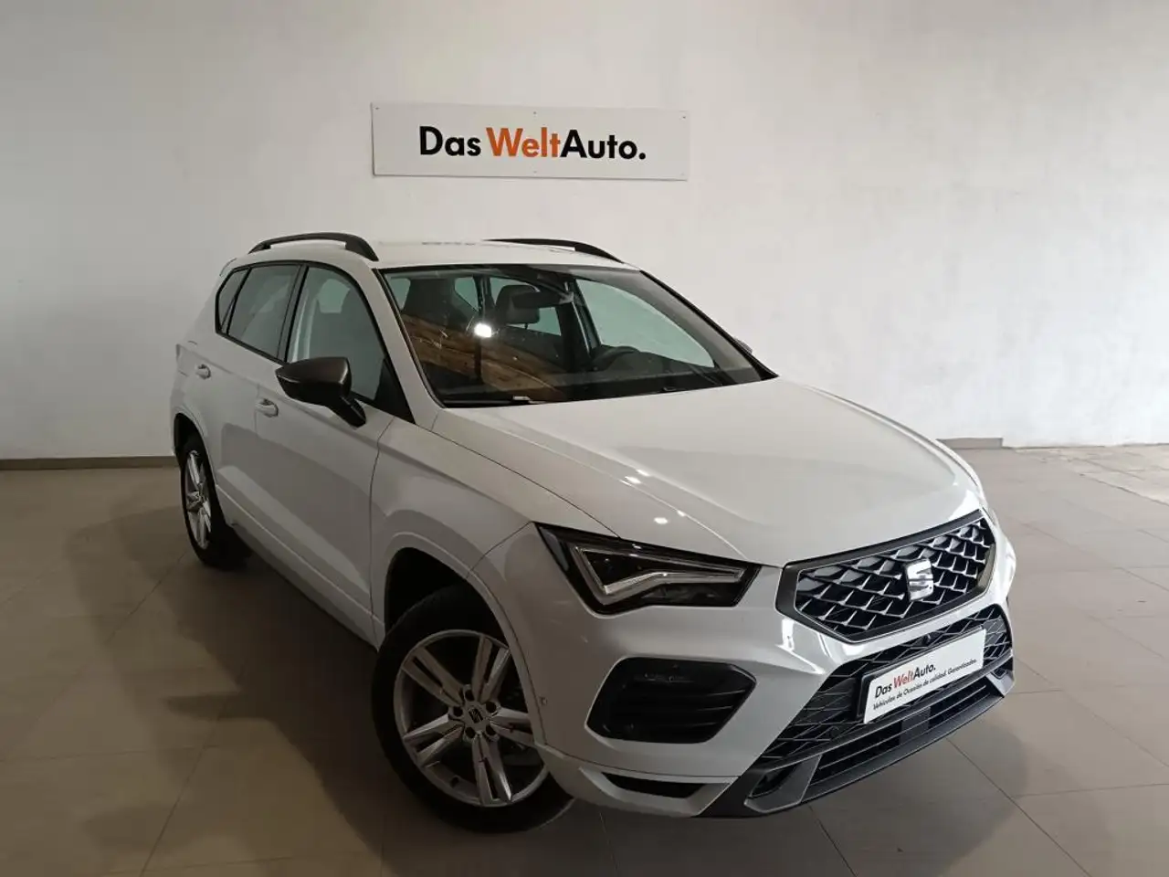 Renting SEAT Ateca 1.5 EcoTSI S&S FR Special Edition Blanco 1