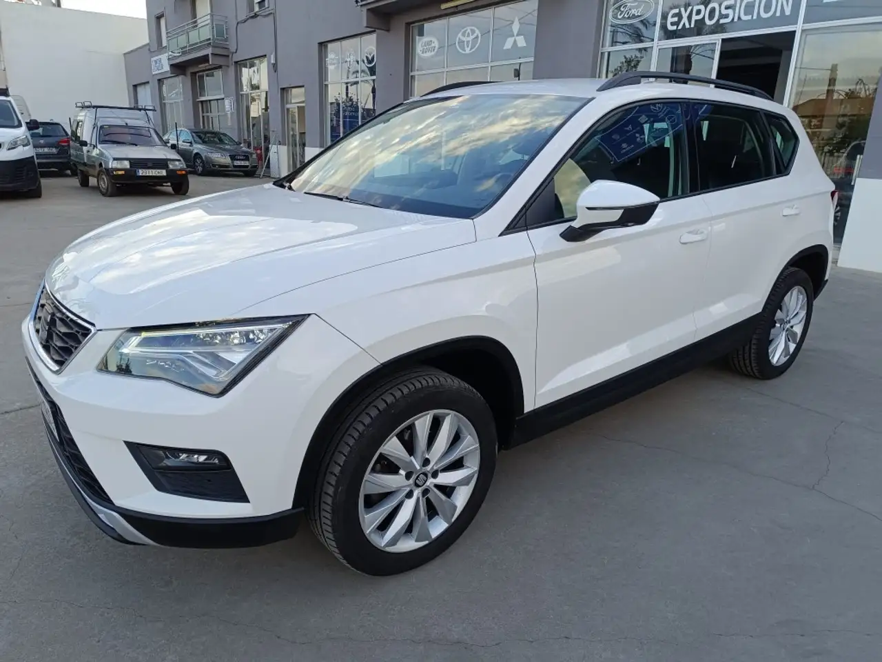 Renting SEAT Ateca 1.5 EcoTSI S&S Style Blanco