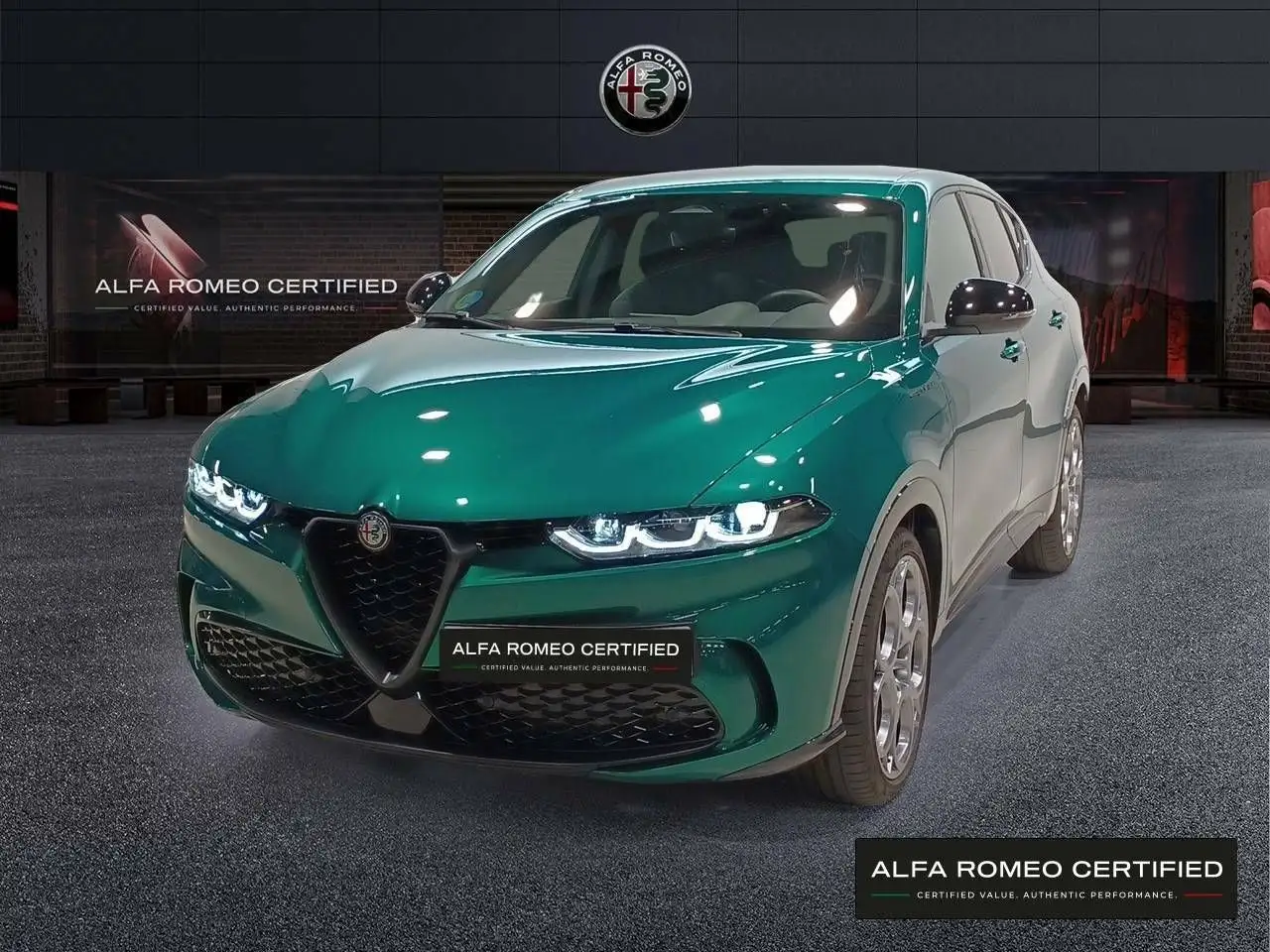 Renting Alfa Romeo Tonale 1.5 MHEV Speciale FWD Verde 2