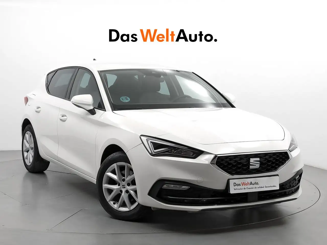 Renting SEAT Leon 1.5 TSI 96kW S&S Style Blanco 1 1