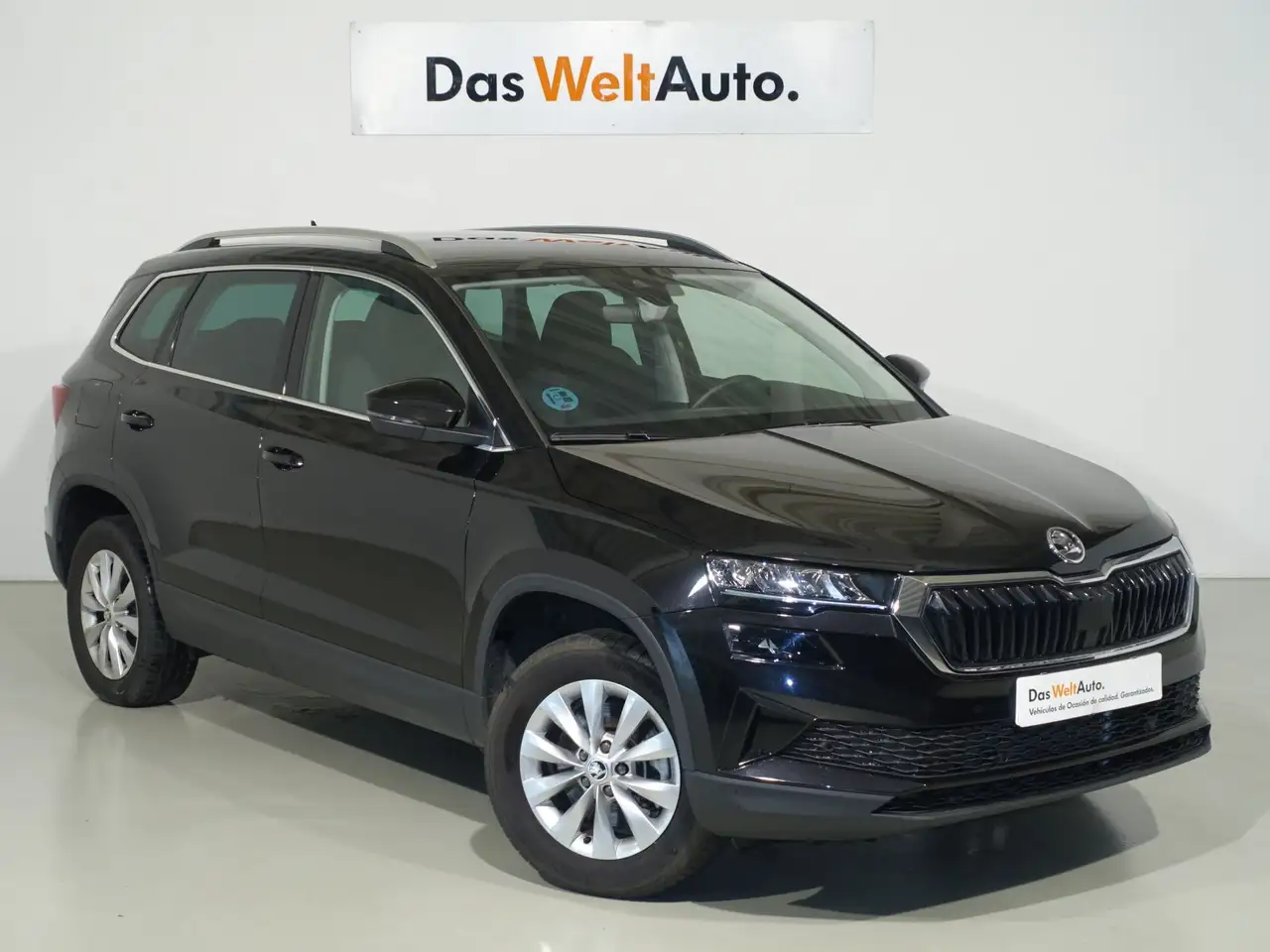 Renting Skoda Karoq 1.5 TSI Ambition ACT DSG Negro