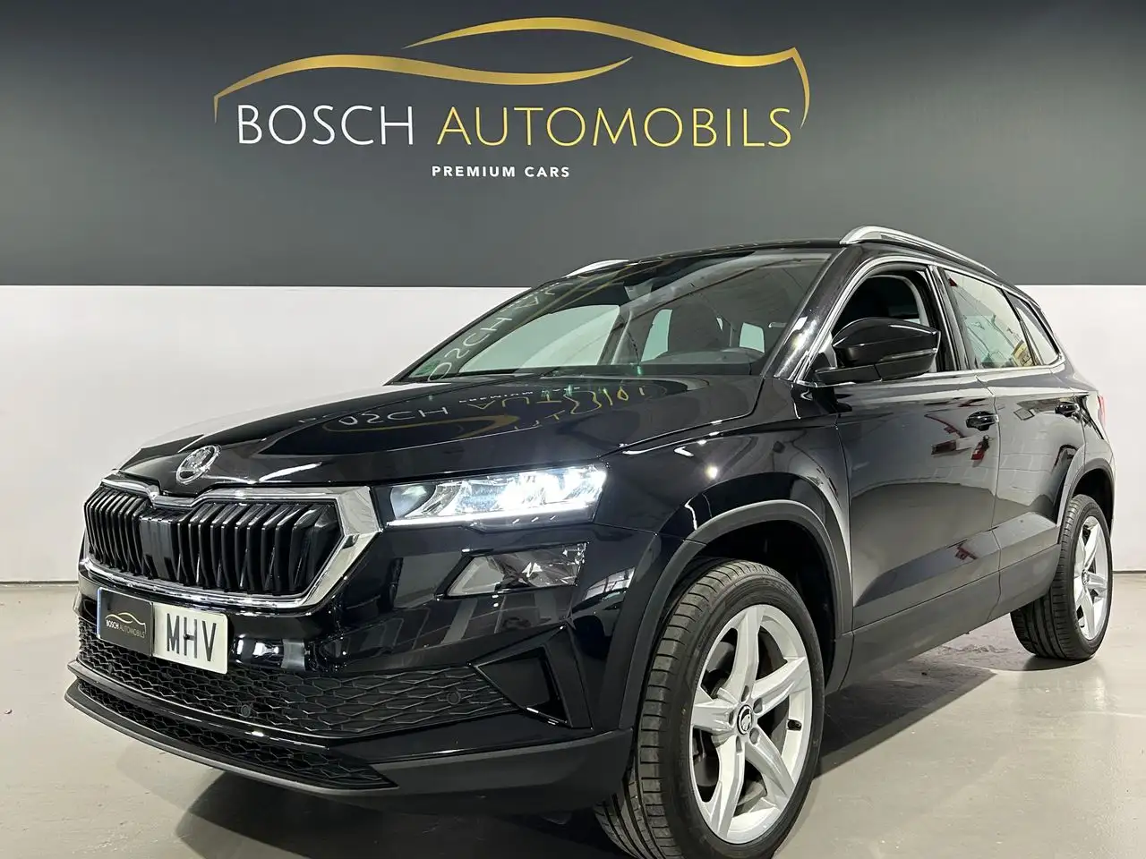 Renting Skoda Karoq 1.5 TSI Sportline ACT DSG Negro 3