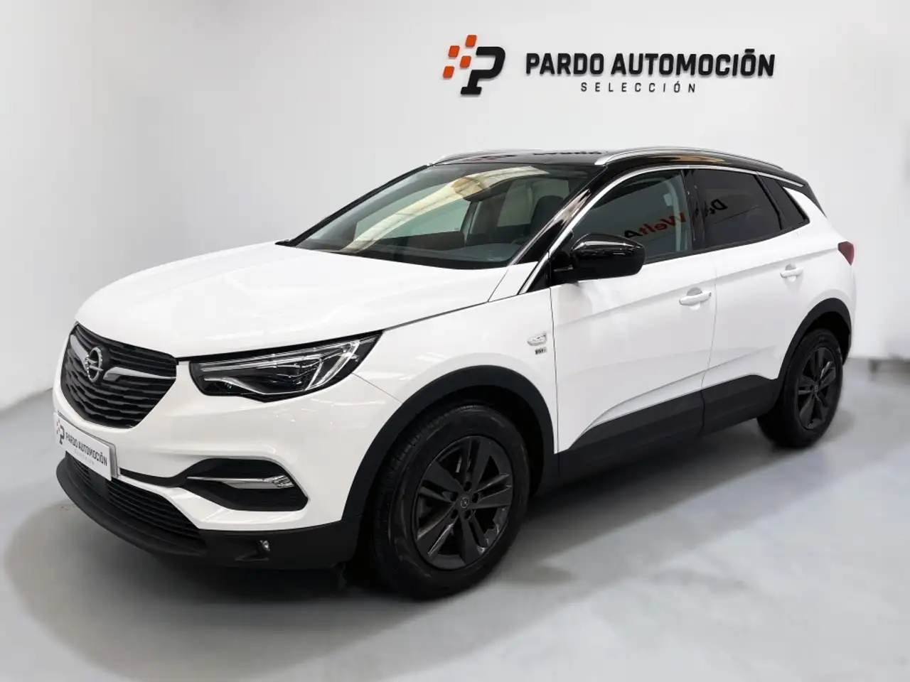 Renting Opel Grandland X 1.5CDTi S&S 120 Aniversario 130 Blanco 1