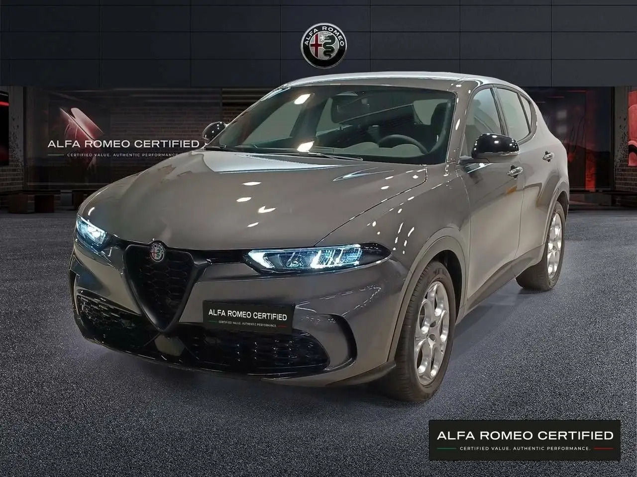 Renting Alfa Romeo Tonale 1.6 DS Sprint FWD Gris 1