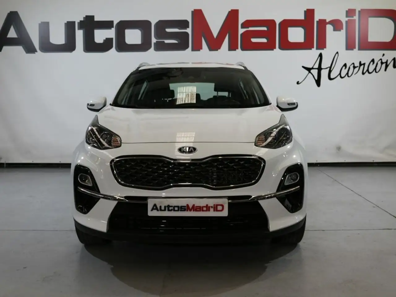 Renting Kia Sportage 1.6 MHEV Business 100kW (136CV) 4×4 Blanco