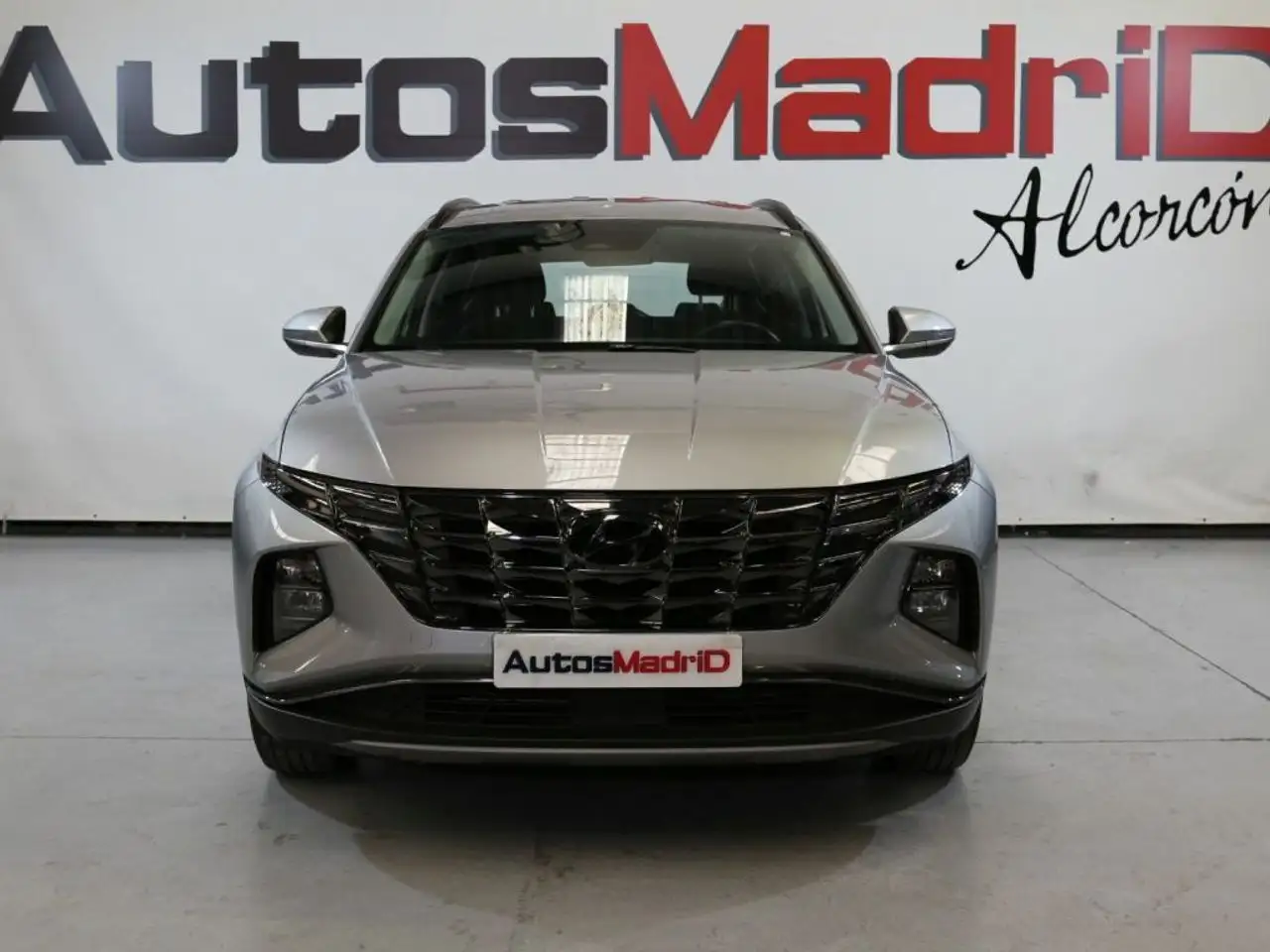 Renting Hyundai TUCSON 1.6 TGDI 169kW (230CV) HEV Maxx Auto Gris