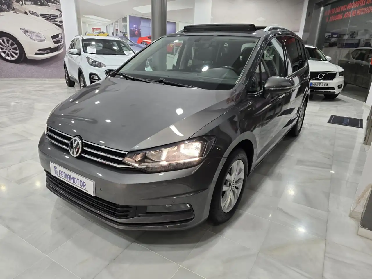 Renting Volkswagen Touran 1.6TDI CR BMT Advance DSG7 85kW RAC Gris