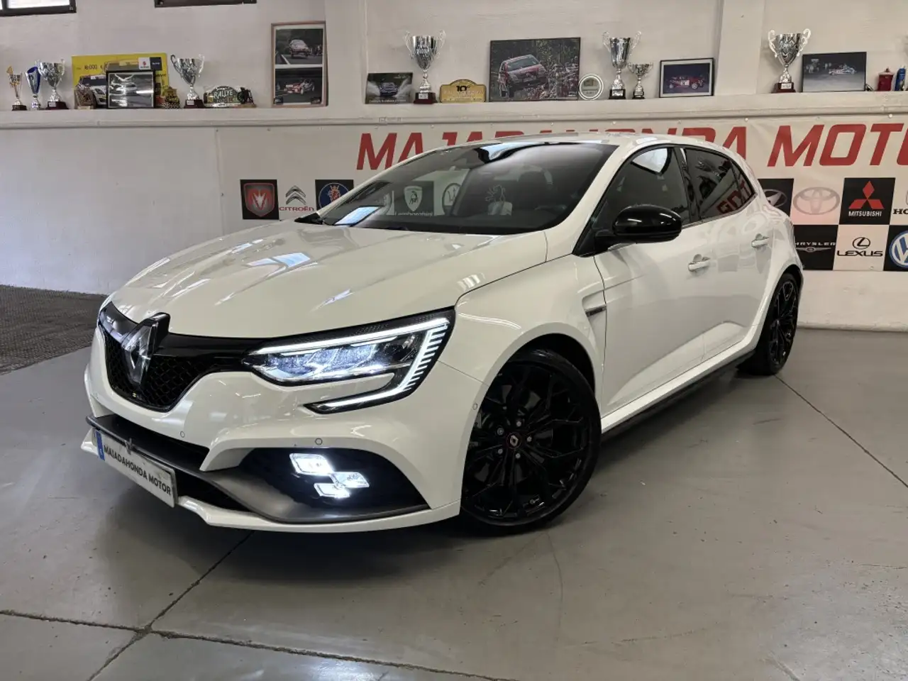 Renting Renault Megane 1.8 TCe GPF R.S. 221kW Blanco