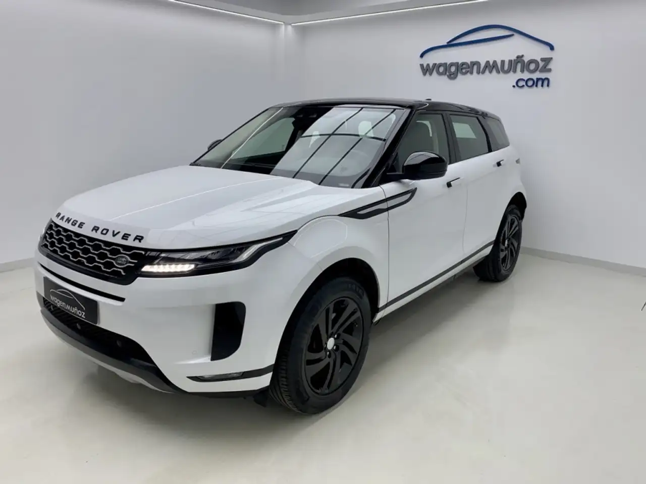 Renting Land Rover Range Rover Evoque 2.0D MHEV HSE AWD Aut. 150 Blanco