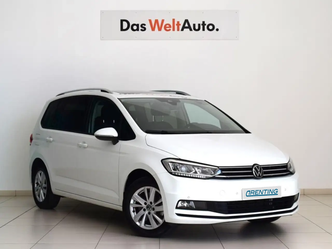 Renting Volkswagen Touran 2.0TDI CR BMT Advance DSG7 110kW Blanco 1