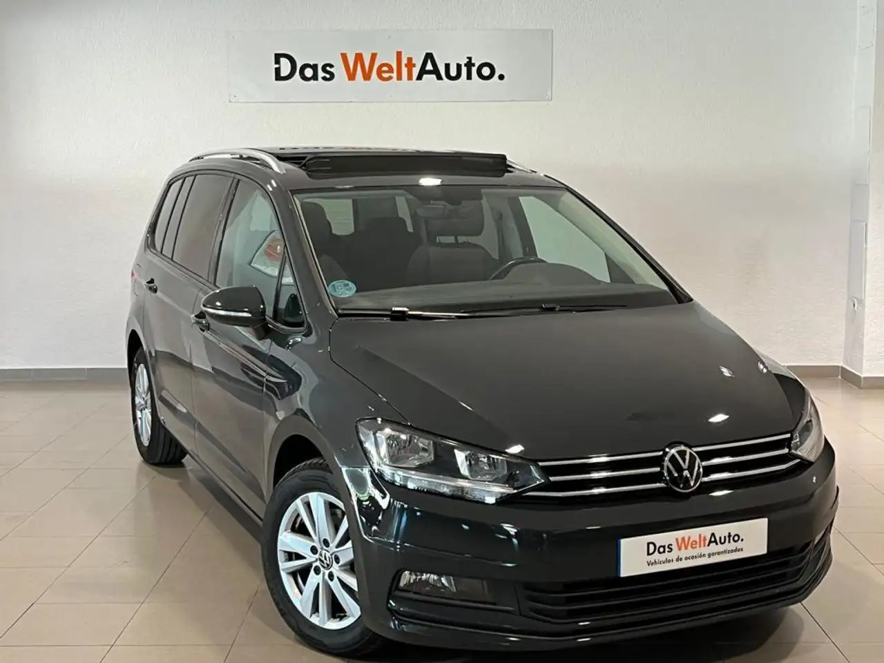 Renting Volkswagen Touran 2.0TDI CR BMT Advance DSG7 110kW Gris 4