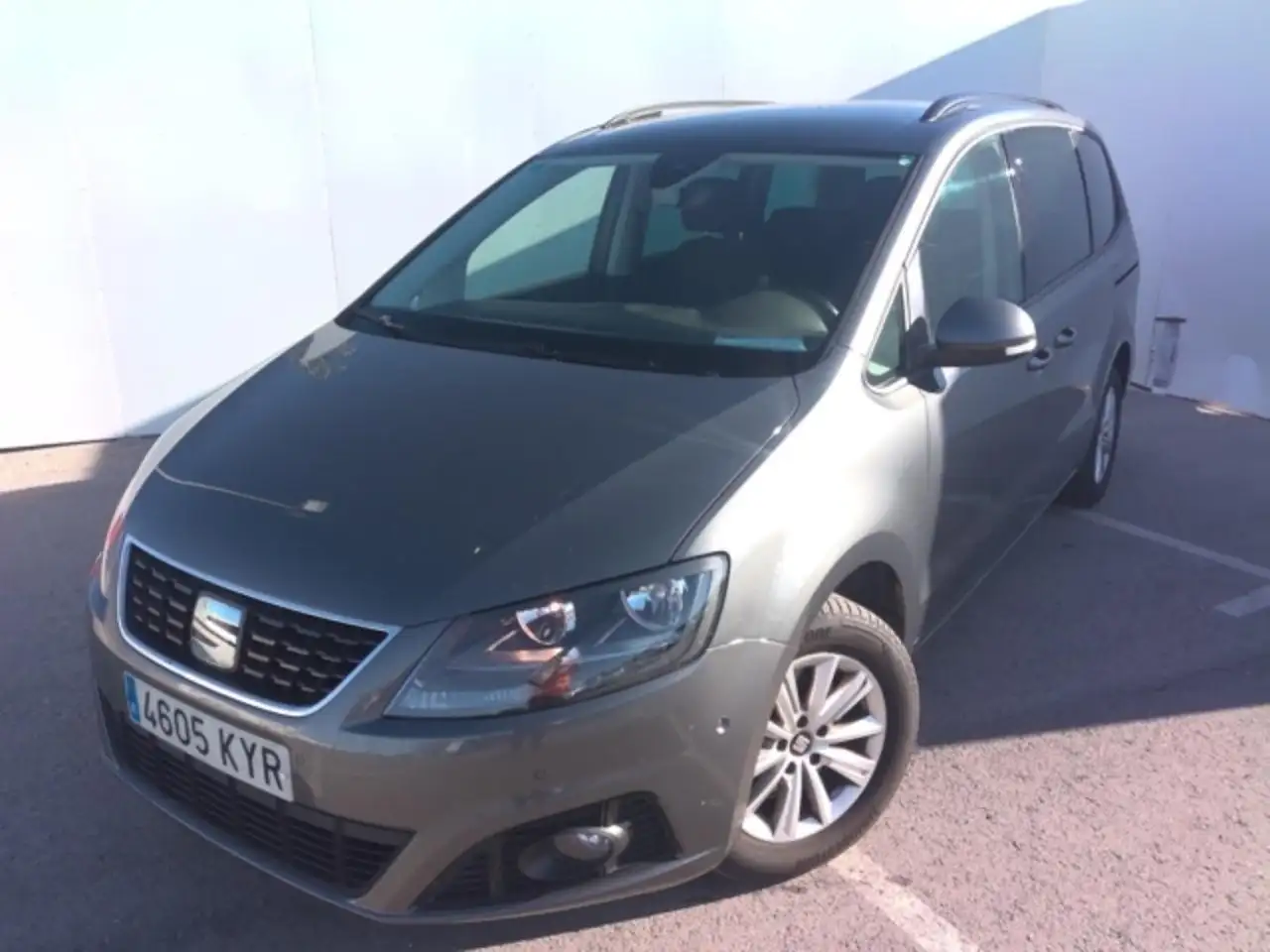 Renting SEAT Alhambra 2.0TDI CR S&S Xcellence DSG 150