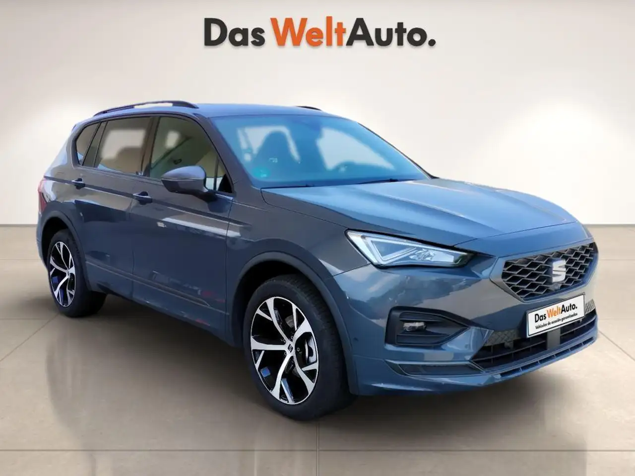 Renting SEAT Tarraco 2.0TDI S&S FR DSG-7 150 Gris 2