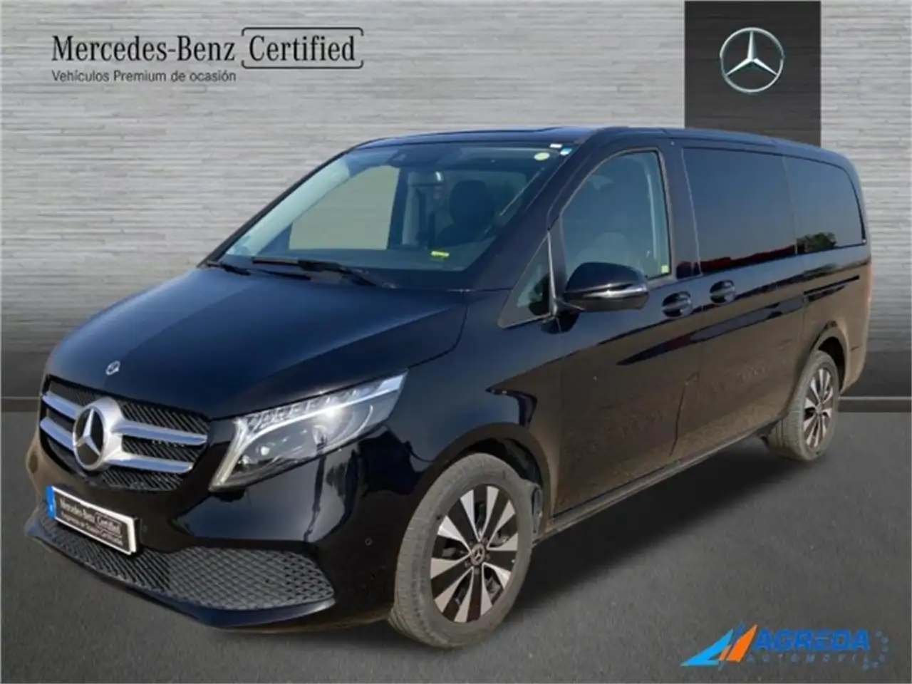 Renting Mercedes-Benz V 250 d Largo