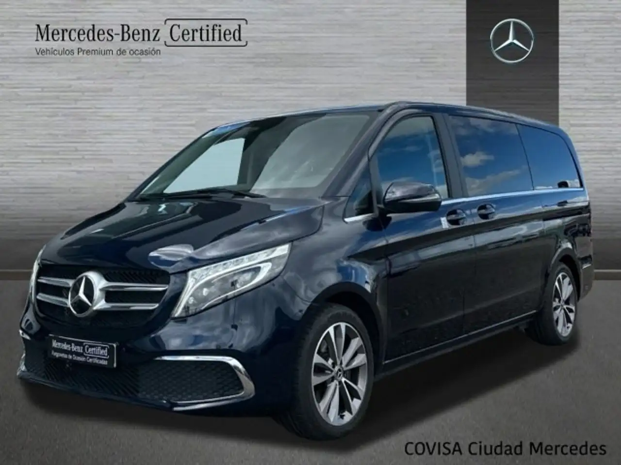 Renting Mercedes-Benz V 250d Avantgarde Largo