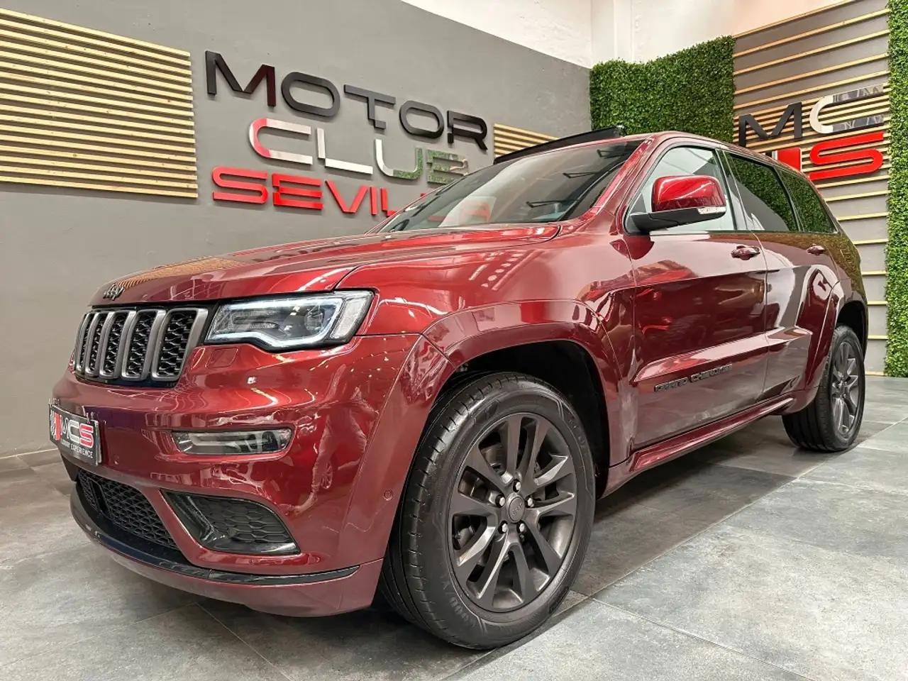 Renting Jeep Grand Cherokee 3.0 Multijet S Edition Aut. 184kW Burdeos