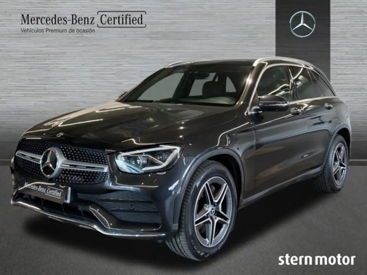 Renting Mercedes-Benz GLC 300 300d 4Matic 9G-Tronic Gris