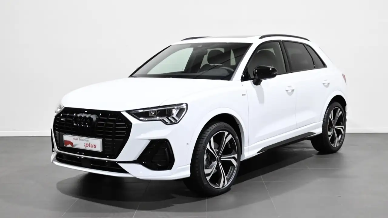 Renting Audi Q3 35 TDI Black line quattro S tronic 110kW Blanco