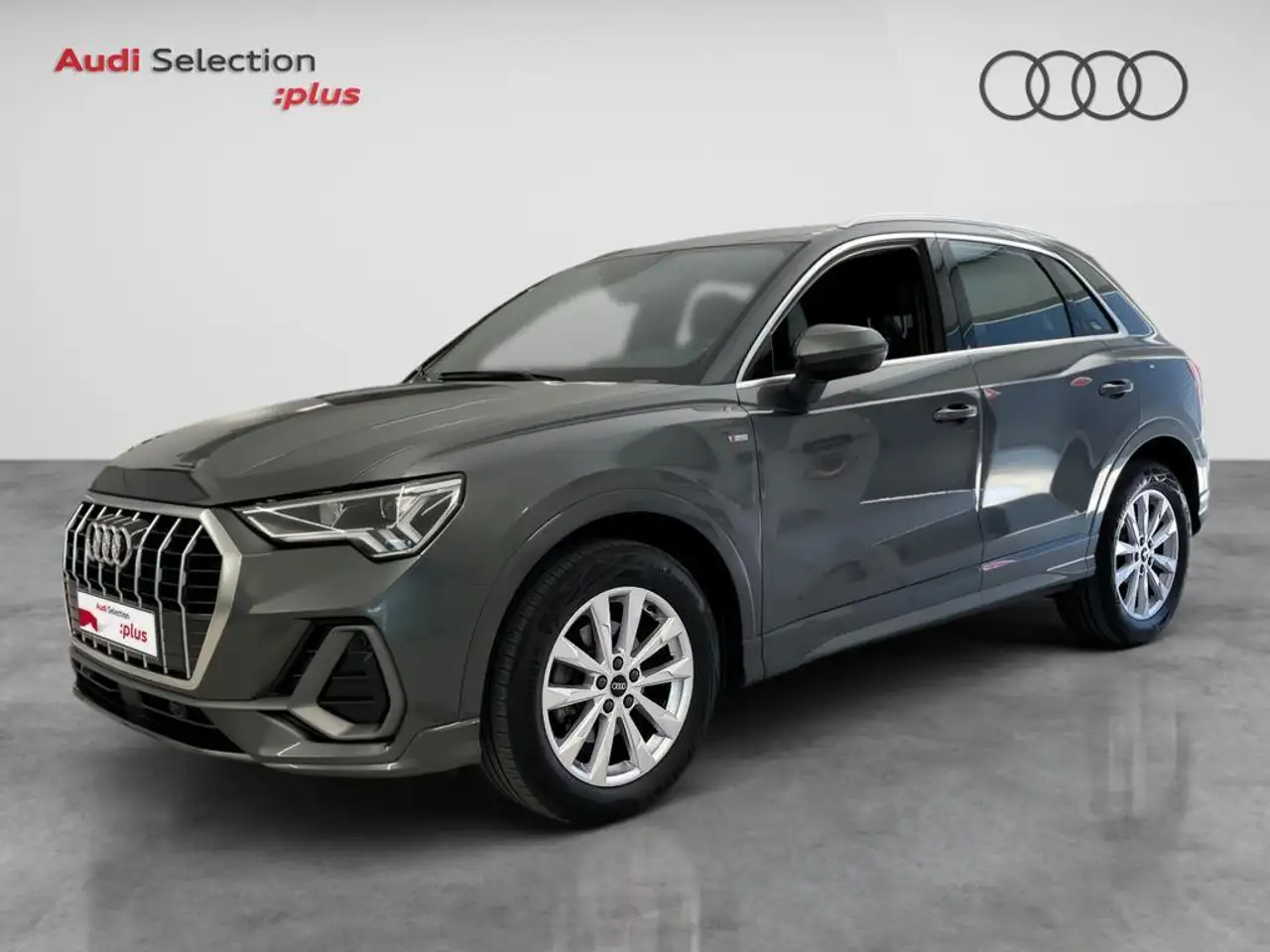 Renting Audi Q3 35 TDI S line S tronic 110kW Gris 3