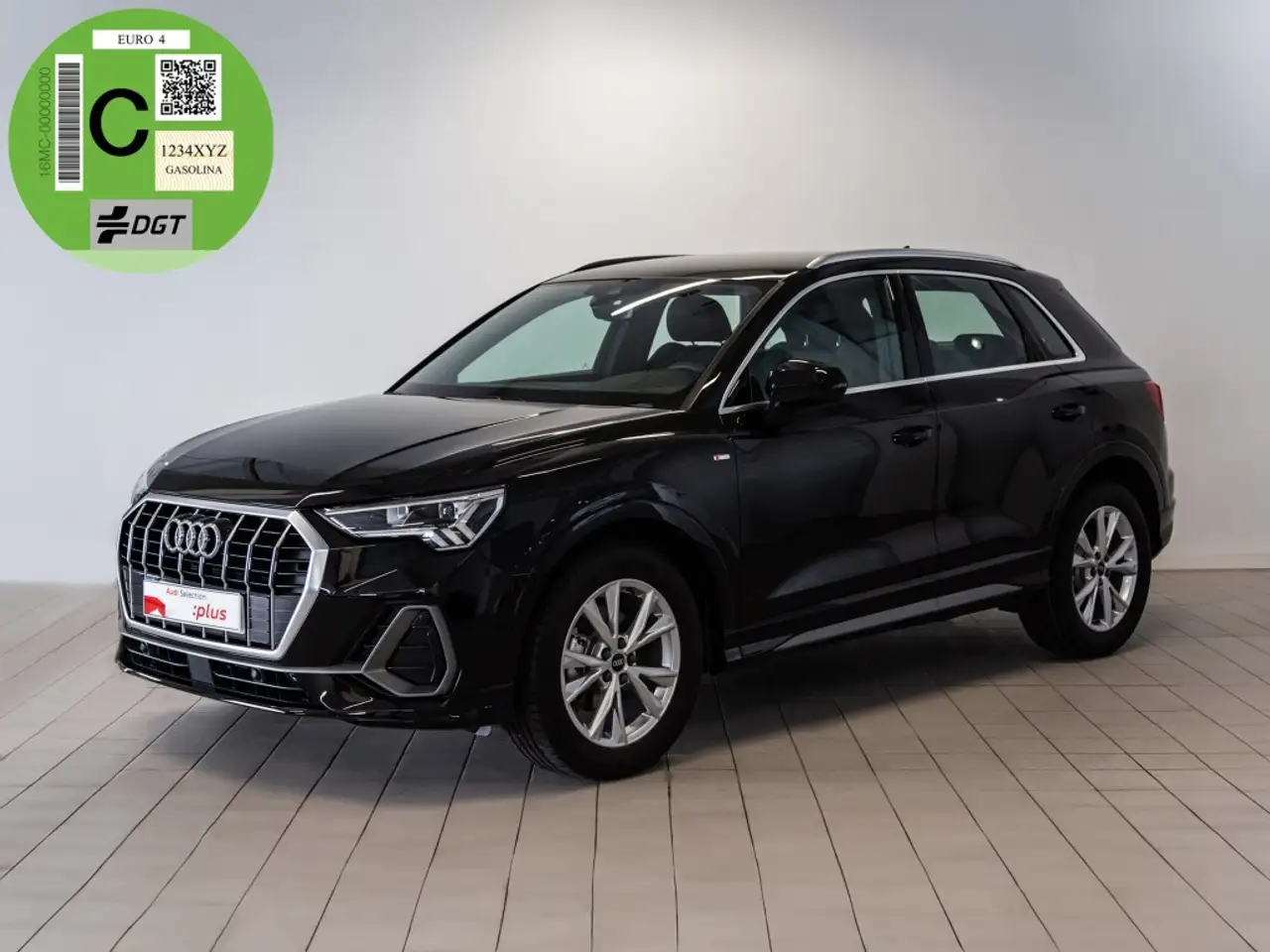 Renting Audi Q3 35 TDI S line S tronic 110kW Negro