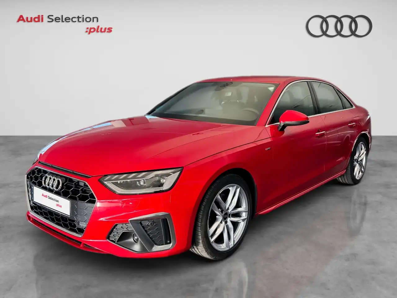 Renting Audi A4 35 TFSI S line S tronic 110kW Rojo