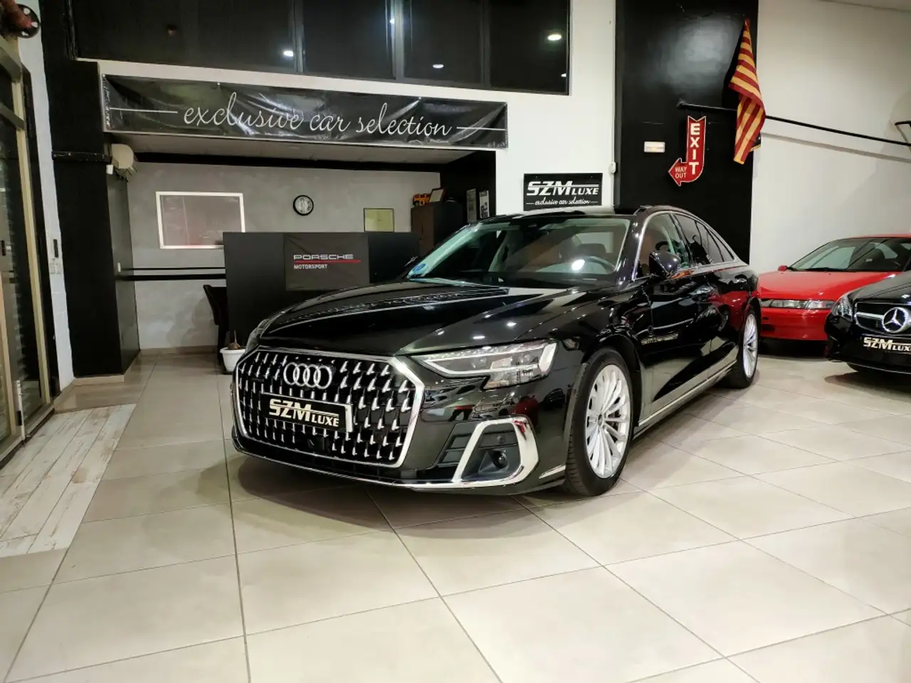 Renting Audi A8 60 TFSIe quattro tiptronic 340kW Negro