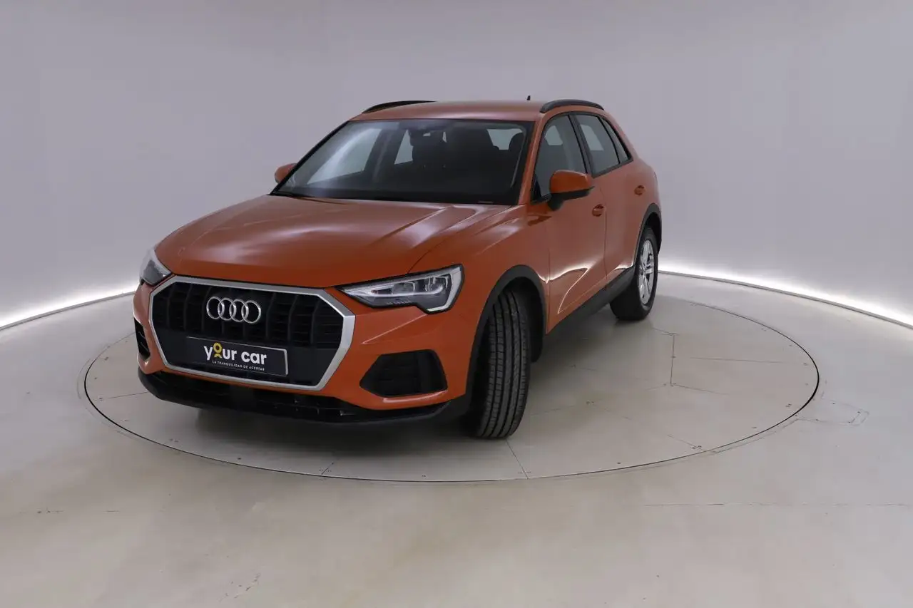 Renting Audi Q3 Advanced 35 TFSI 110kW (150CV) S tronic Naranja