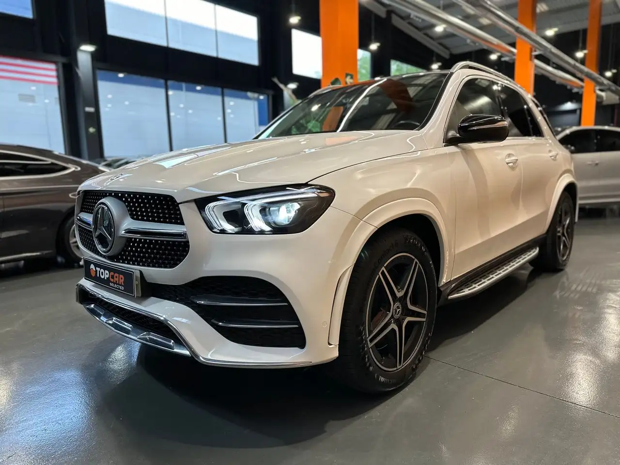 Renting Mercedes-Benz GLE 450 Amg 4 Matic 365 cv Blanco