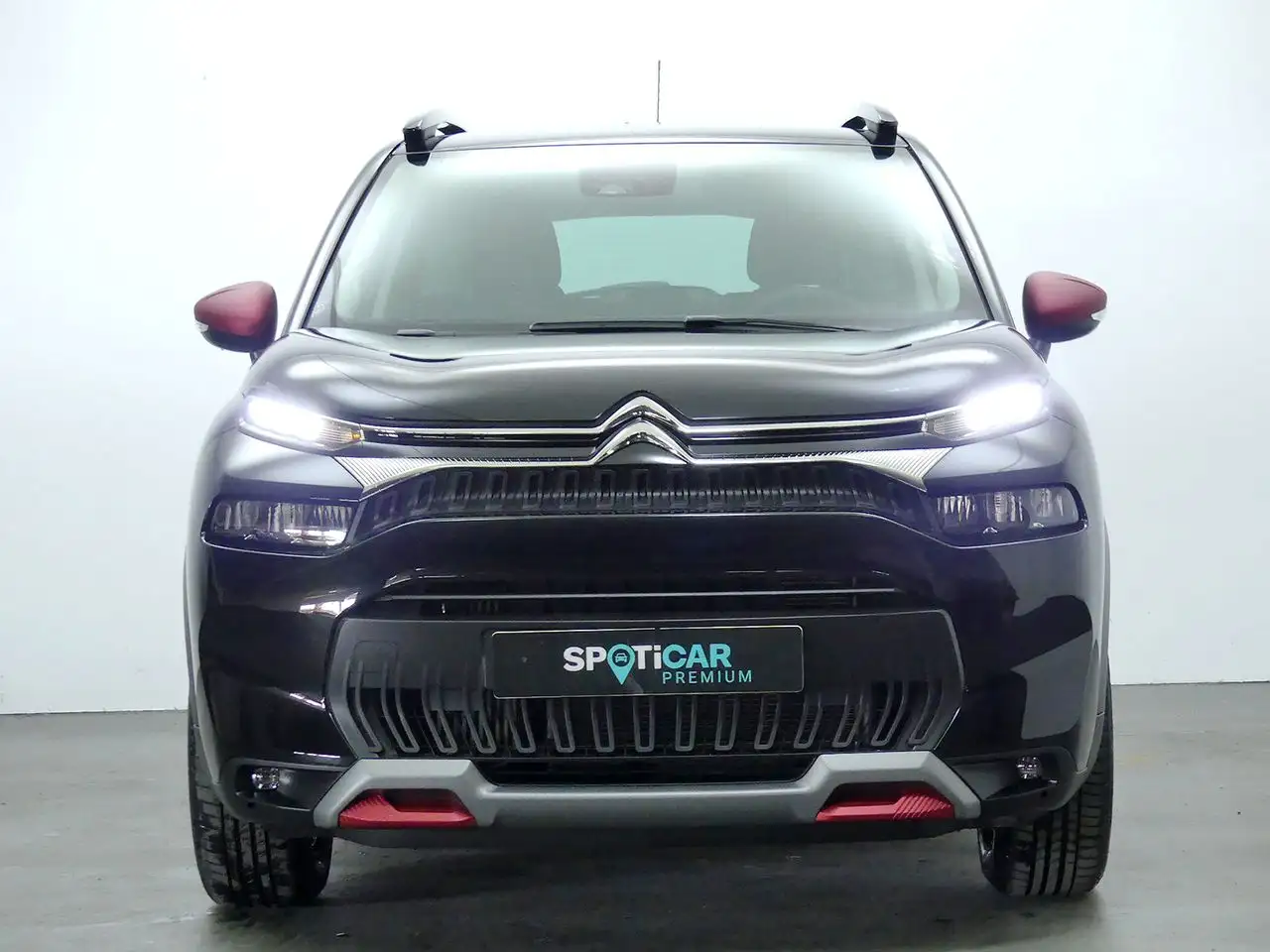 Renting Citroen C3 Aircross BlueHDi S&S C-Series 110 Negro