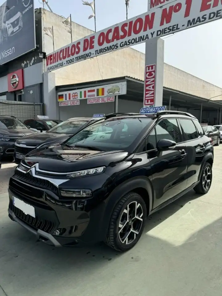 Renting Citroen C3 Aircross BlueHDi S&S Shine Pack EAT6 120 Negro 2