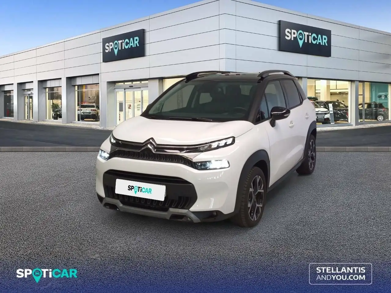 Renting Citroen C3 Aircross BlueHDi S&S Shine Pack EAT6 120 Gris 1