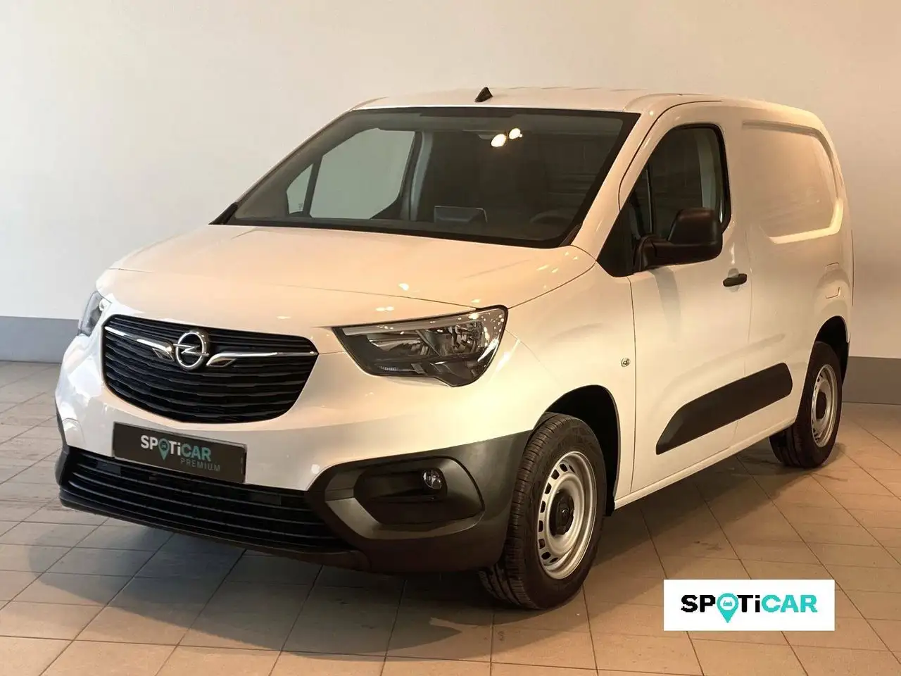 Renting Opel Combo N1 Cargo L 650kg Diesel 1.5 100HP S&S MT E6 Blanco 1