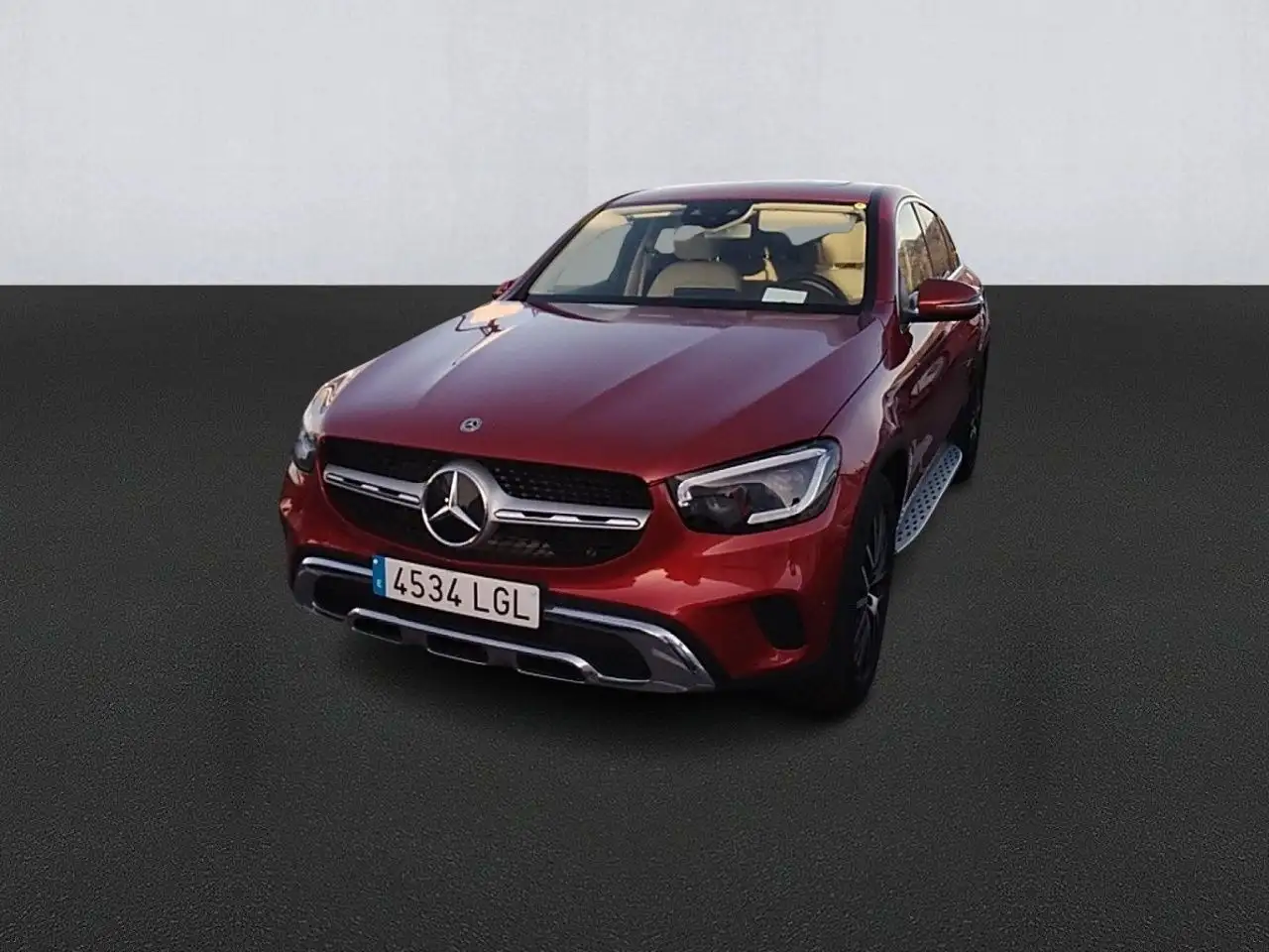 Renting Mercedes-Benz GLC 200 Coupé MERCEDES COUPE d 4MATIC Rojo