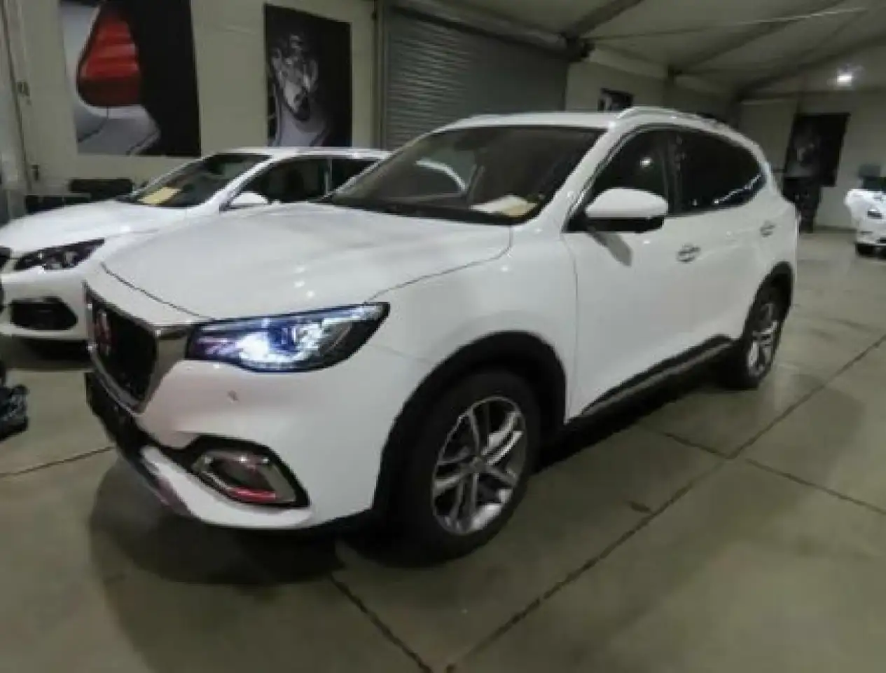 Renting MG EHS E 1.5 TGDI PHEV 258 CV LUXURY Blanco 1