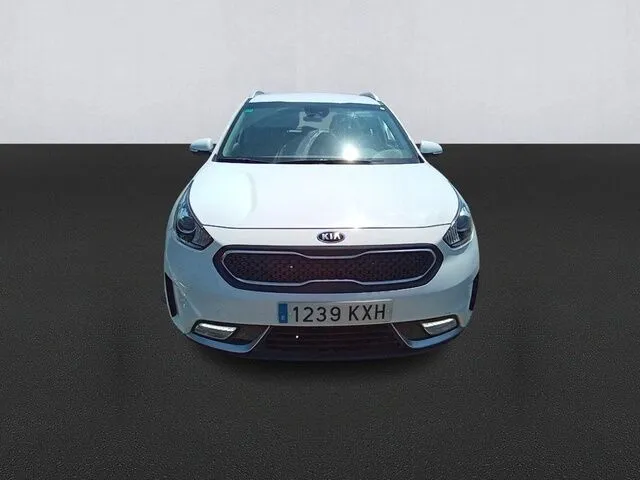 Renting KIA Niro 1.6 HEV Drive 2