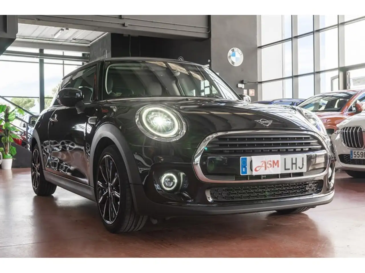 Renting MINI Cooper Negro 2