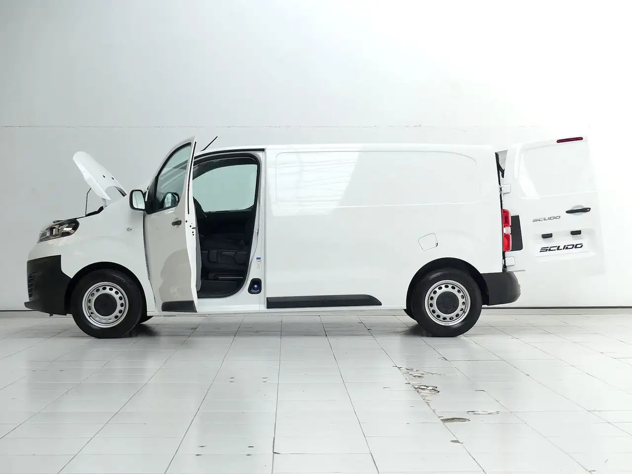 Renting Fiat Scudo 2.0 BLUEHDI 106KW LOUNGE L1 144 4P Blanco