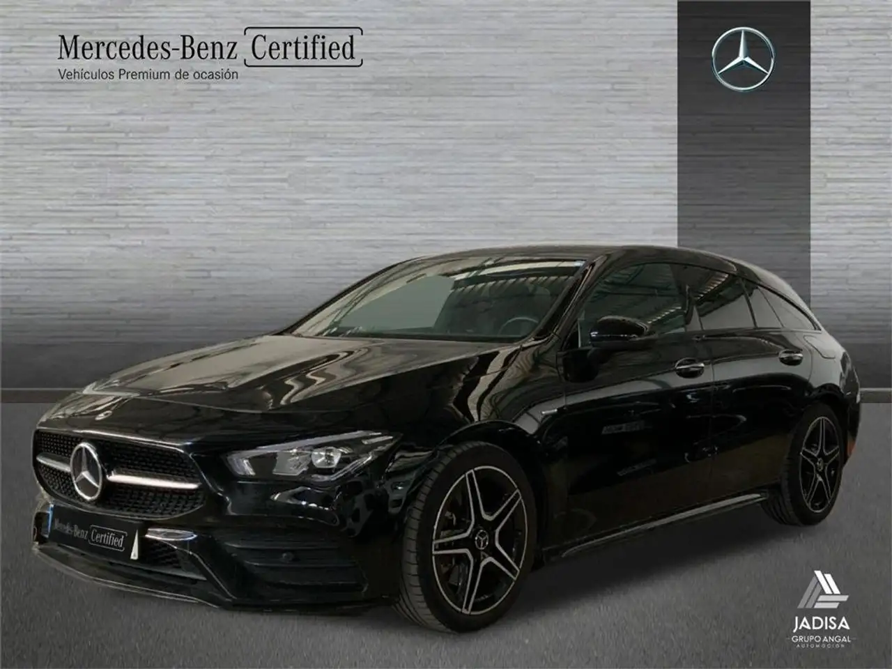 Renting Mercedes-Benz CLA 200 Shooting Brake 200d 8G-DCT 4