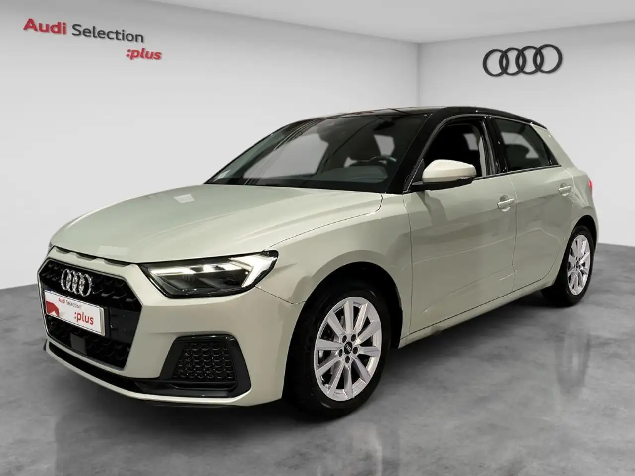 Renting Audi A1 Sportback 25 TFSI Advanced Plateado