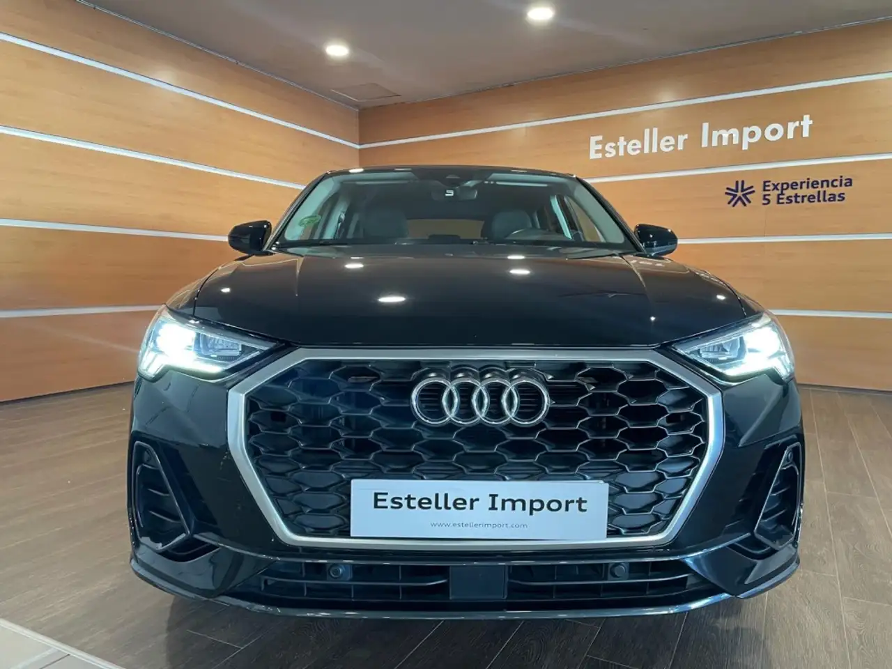 Renting Audi Q3 Sportback 35 TDI Advanced S tronic Negro 3