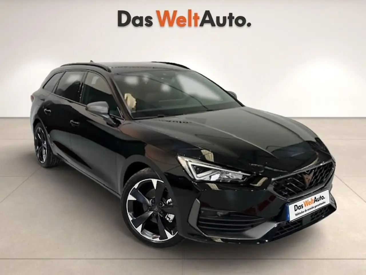 Renting CUPRA Leon Sportstourer 1.5 ETSI DSG 110KW Negro 2