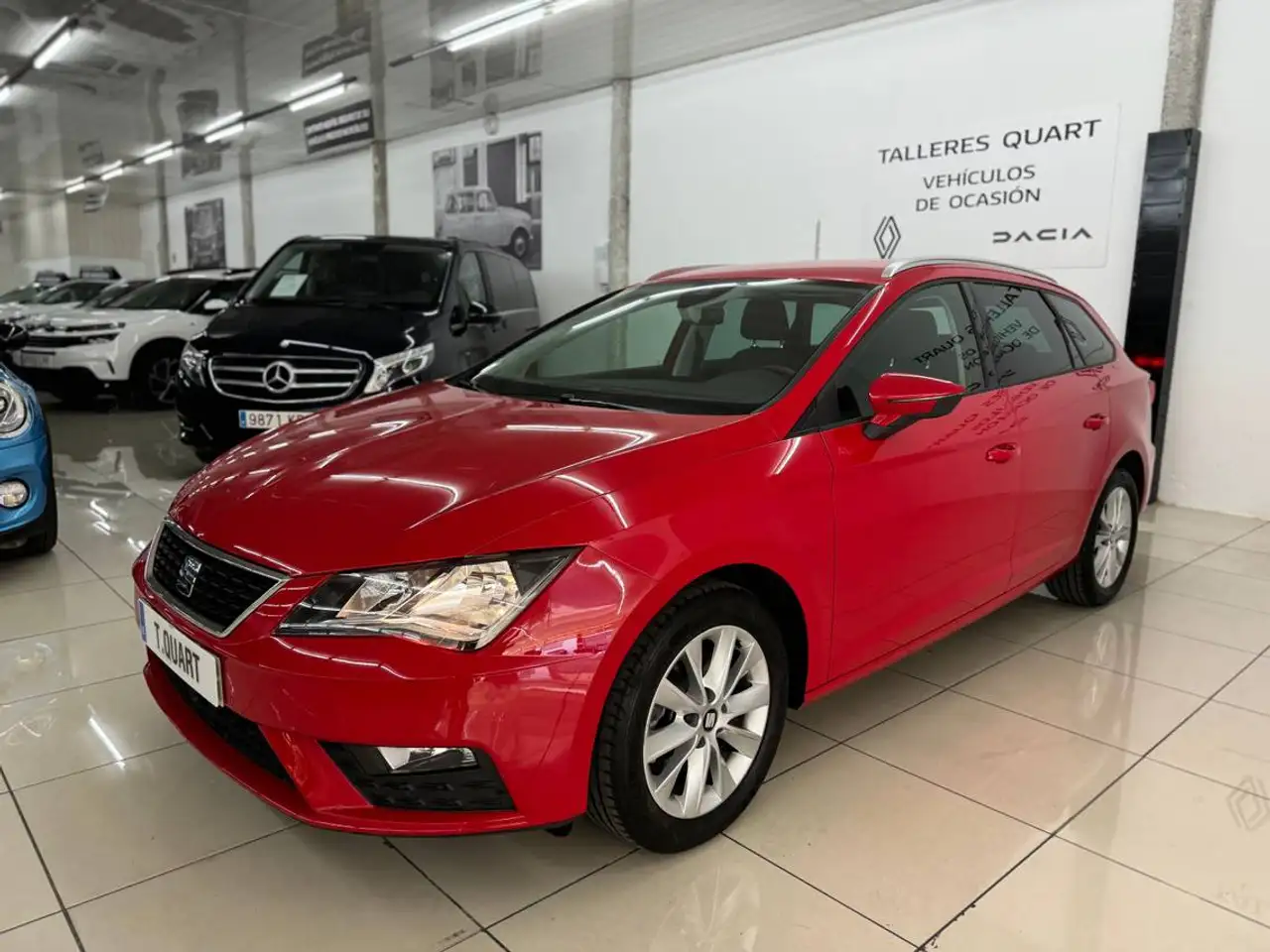 Renting SEAT Leon ST 1.5 EcoTSI S&S Style 130 Rojo 1