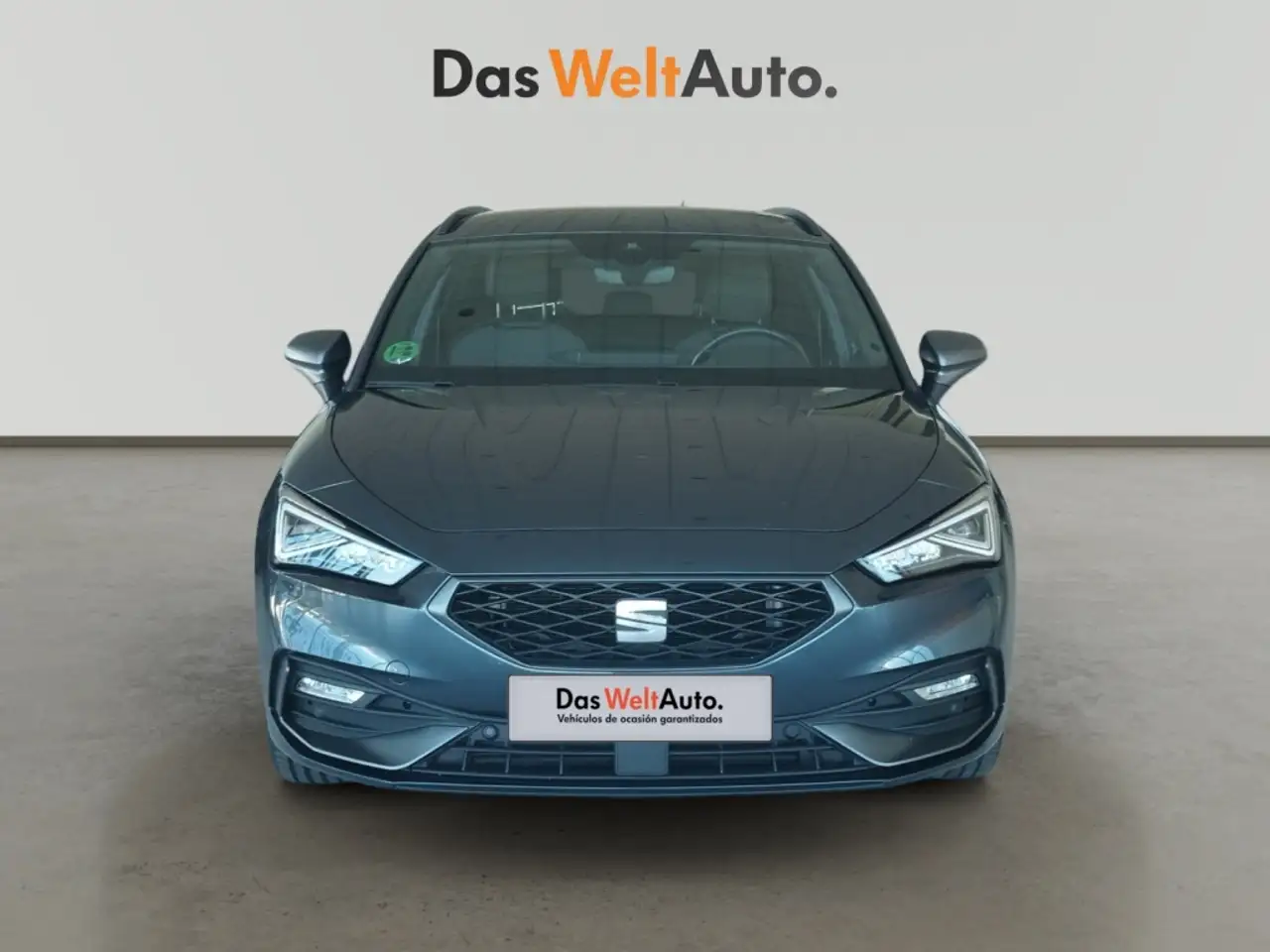 Renting SEAT Leon ST 2.0TDI CR S&S FR DSG-7 150 Gris