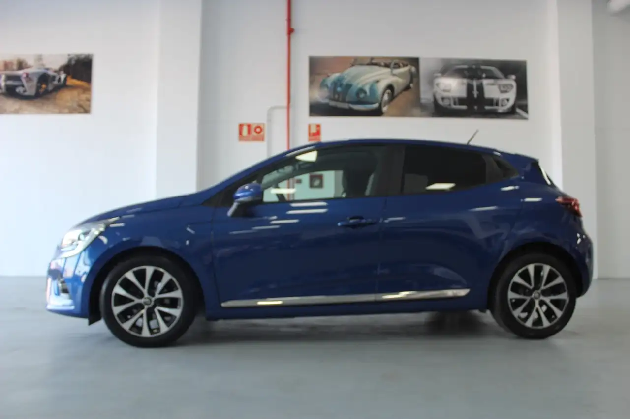 Renting Renault Clio TCe Intens 74kW Azul
