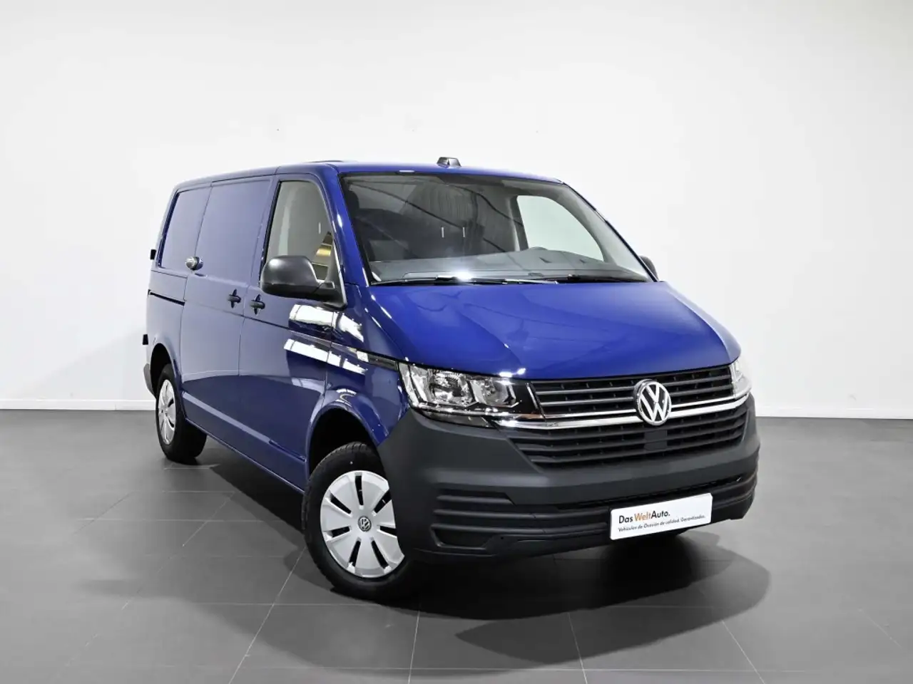 Renting Volkswagen Transporter Furgón 2.0TDI BMT 81kW Azul 1