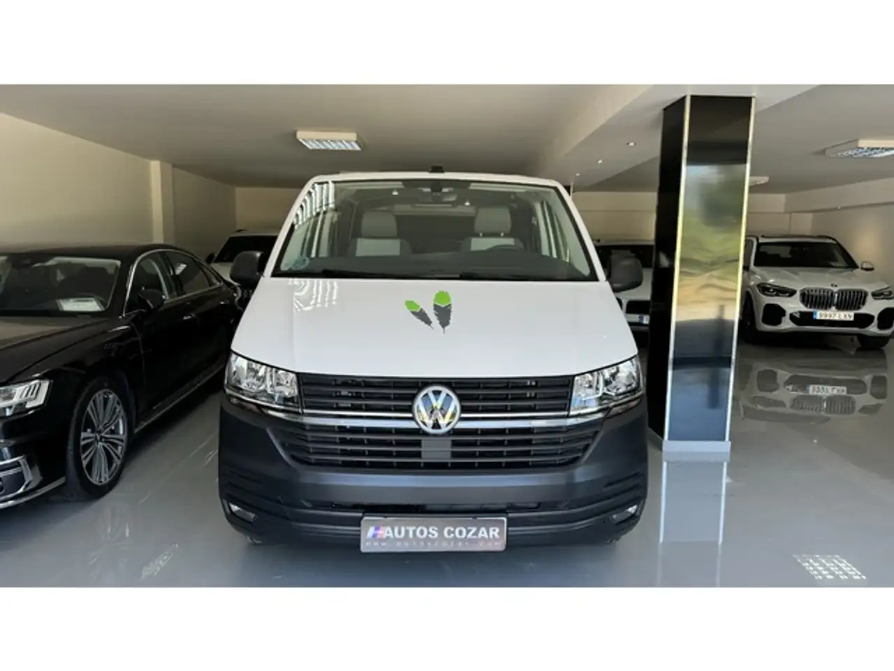 Renting Volkswagen Transporter Kombi 2.0TDI SCR BMT Larga 81kW Blanco