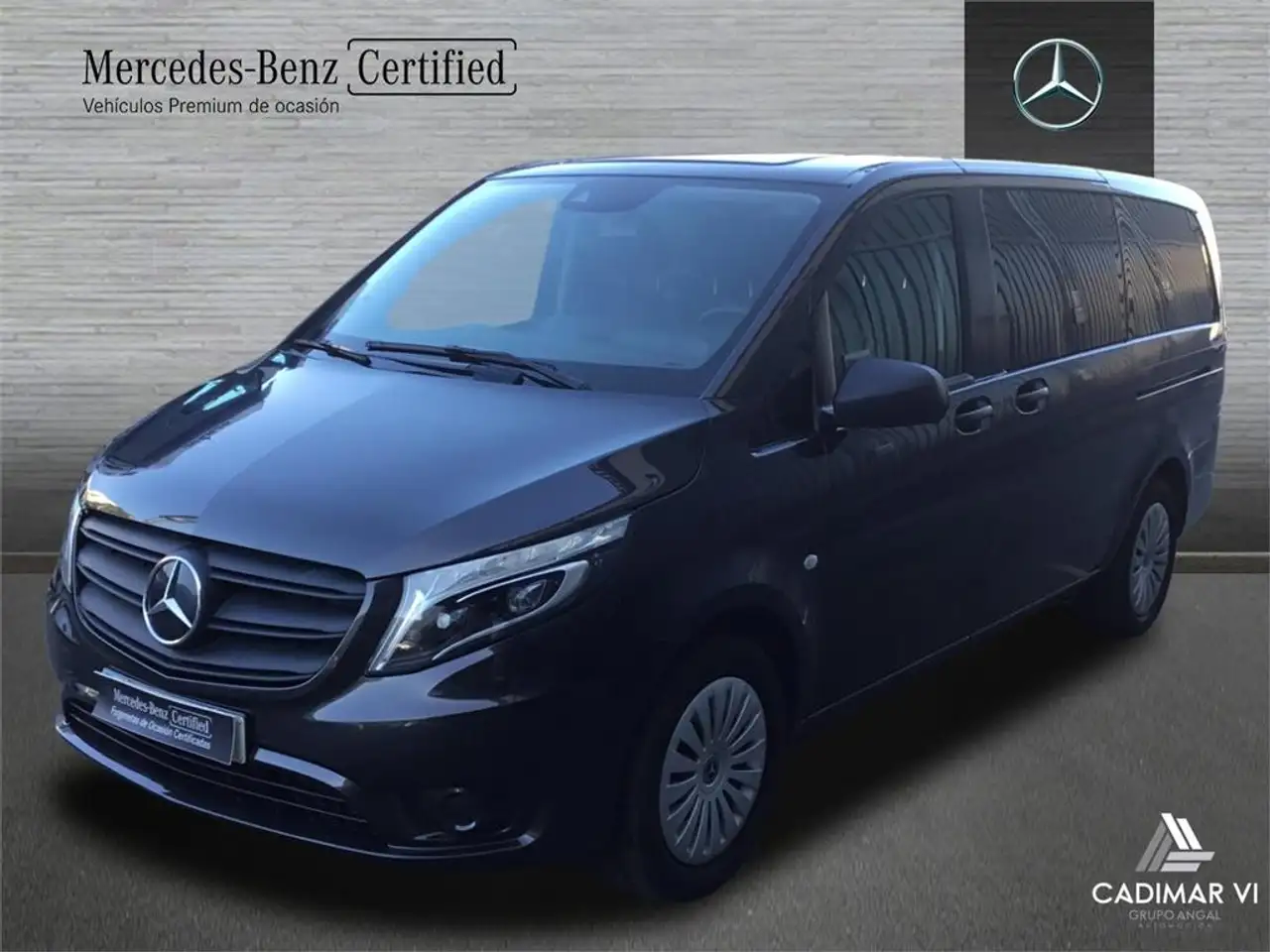 Renting Mercedes-Benz Vito 116CDI AT 120kW Tourer Pro Larga 2